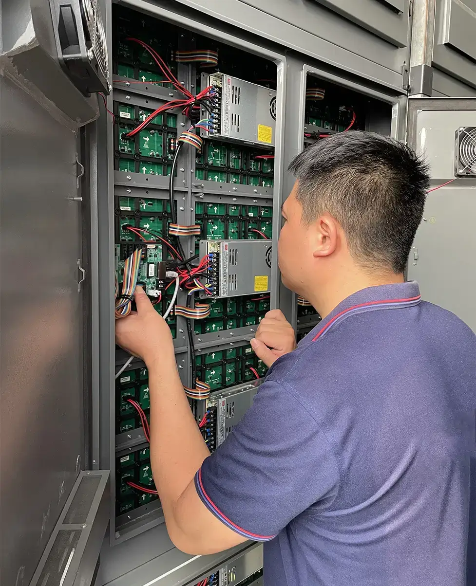 LED-Anzeige für den Außenbereich Interne Komponenten und transparente Specs